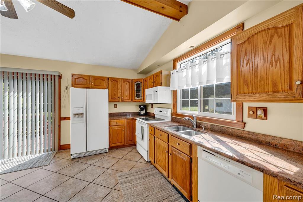 3305 Lakeville Road, Oxford, MI 48370 — Photo 10