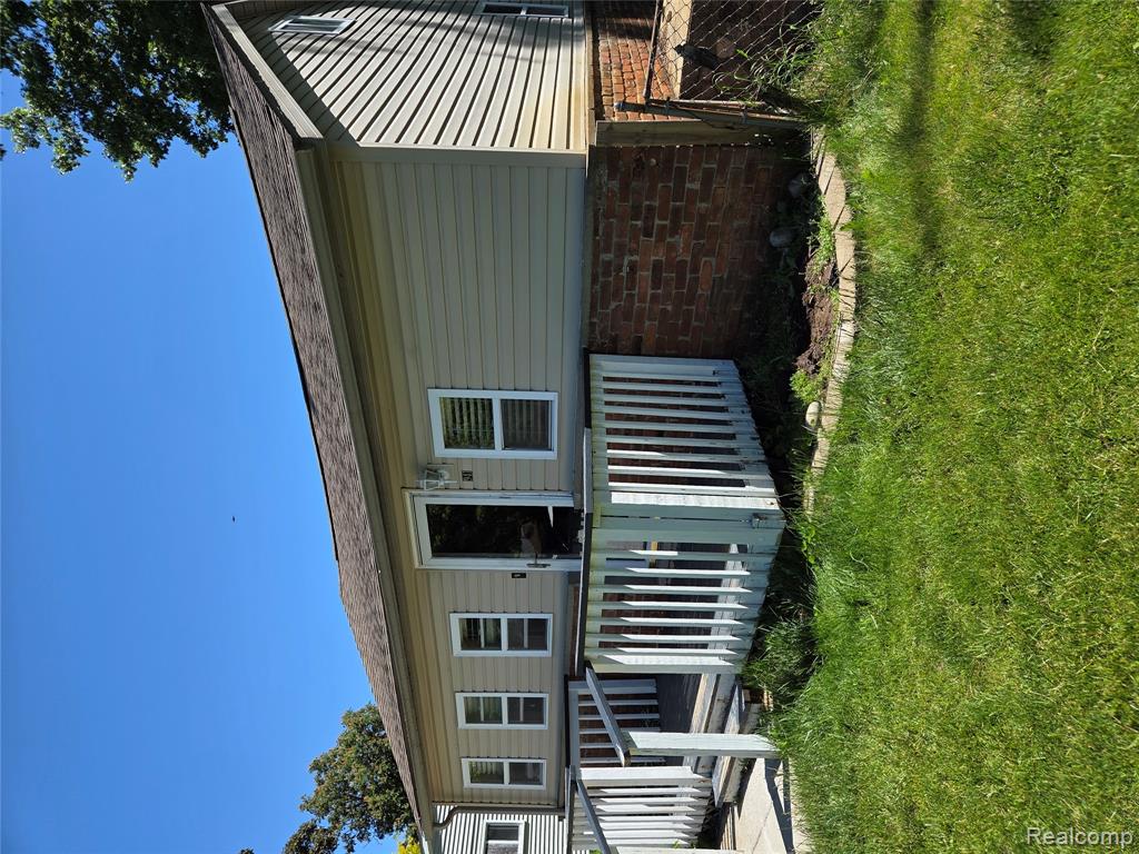 941 Burlingham Street, Oxford, MI 48371 — Photo 2