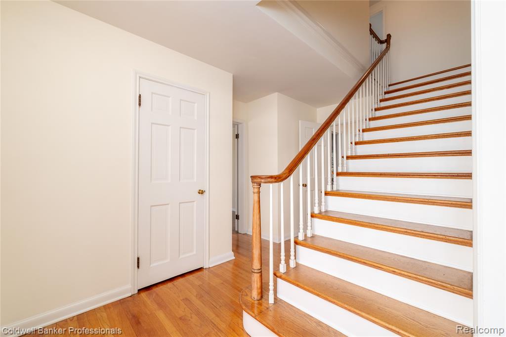 499 Sunningdale Drive, Grosse Pointe Woods, MI 48236 — Photo 15