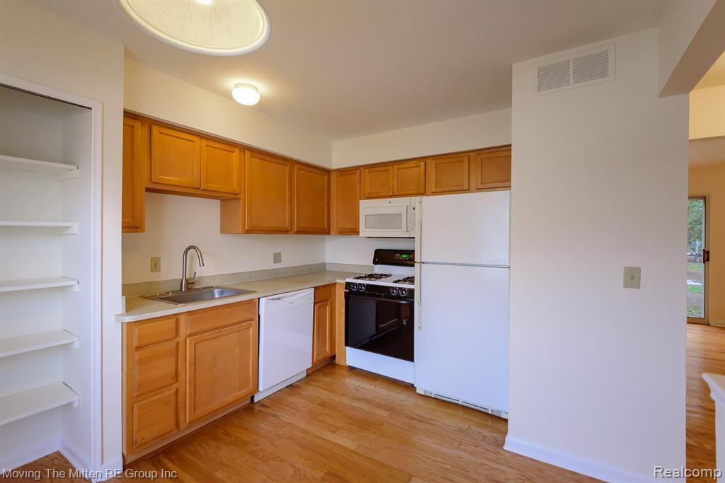 2748 Page Avenue, Ann Arbor, MI 48104 — Photo 6