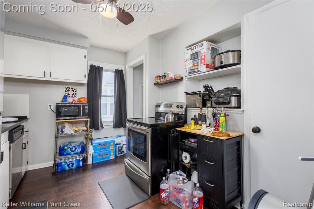 14211 Manhattan Street, Oak Park, MI 48237 — Photo 10