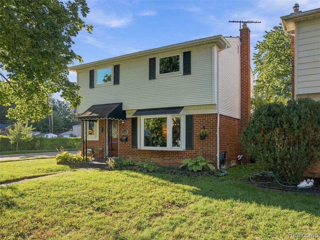 1405 W Elmwood Avenue, Clawson, MI