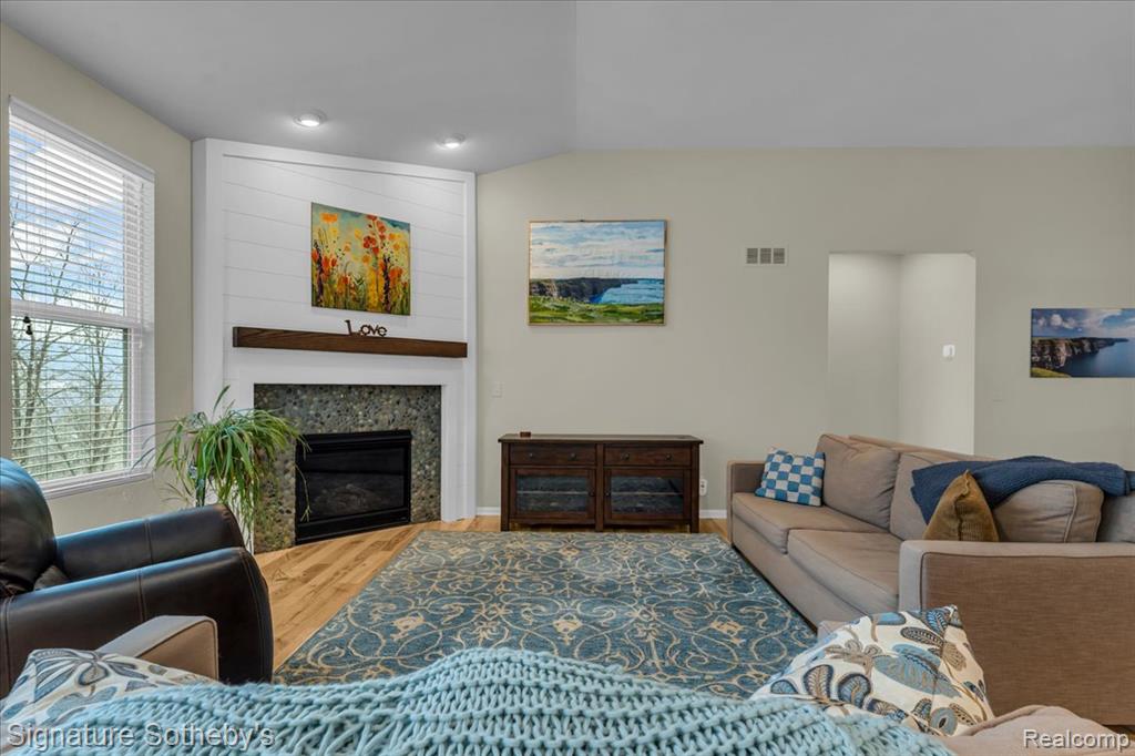 327 Bozeman Court, Howell, MI 48843 — Photo 12