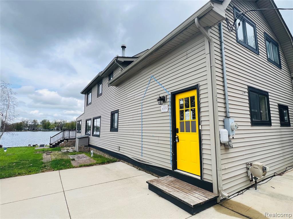 5377 Wildwood Drive, Howell, MI 48843 — front exterior