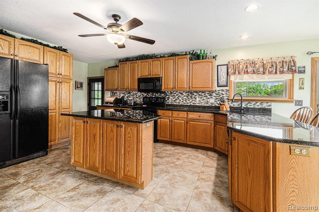 9300 Clippert Street, Taylor, MI 48180 — Photo 12