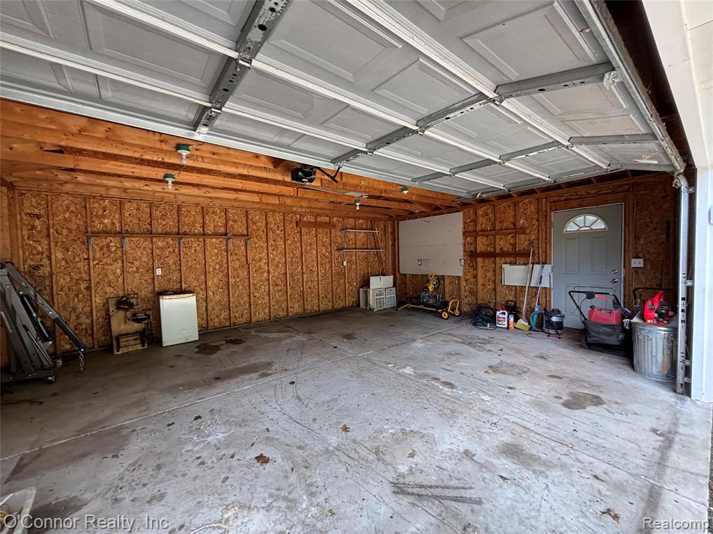 27637 Barrington Street, Madison Heights, MI 48071 — Photo 26