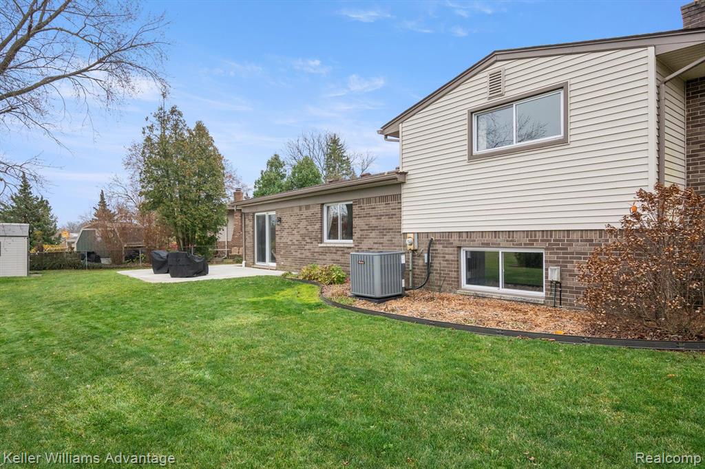 43924 ORLEANS, Canton, MI 48187 — Photo 46