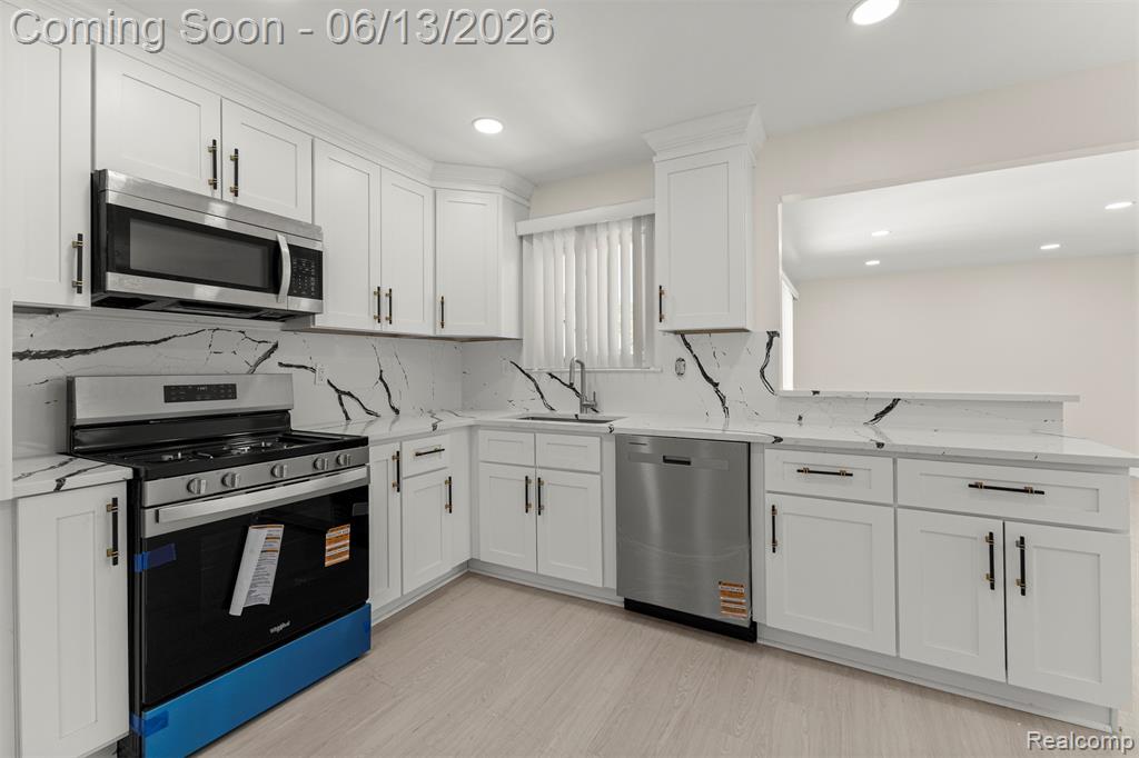 29578 Brown Court, Garden City, MI — Photo 10