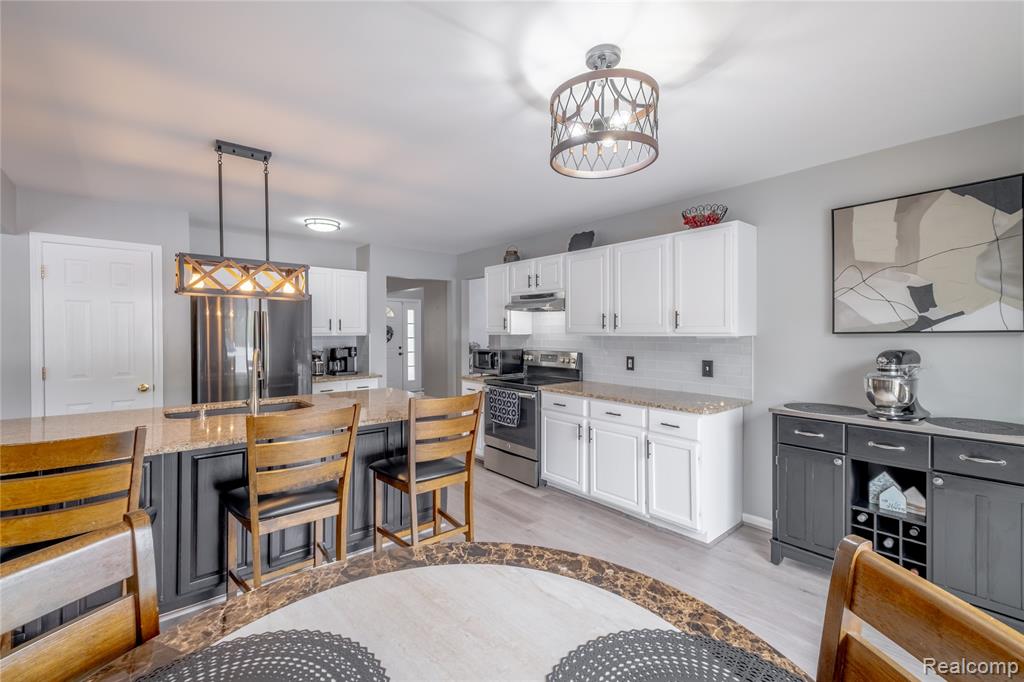 742 Maple Tree Drive, Fenton, MI 48430 — Photo 15