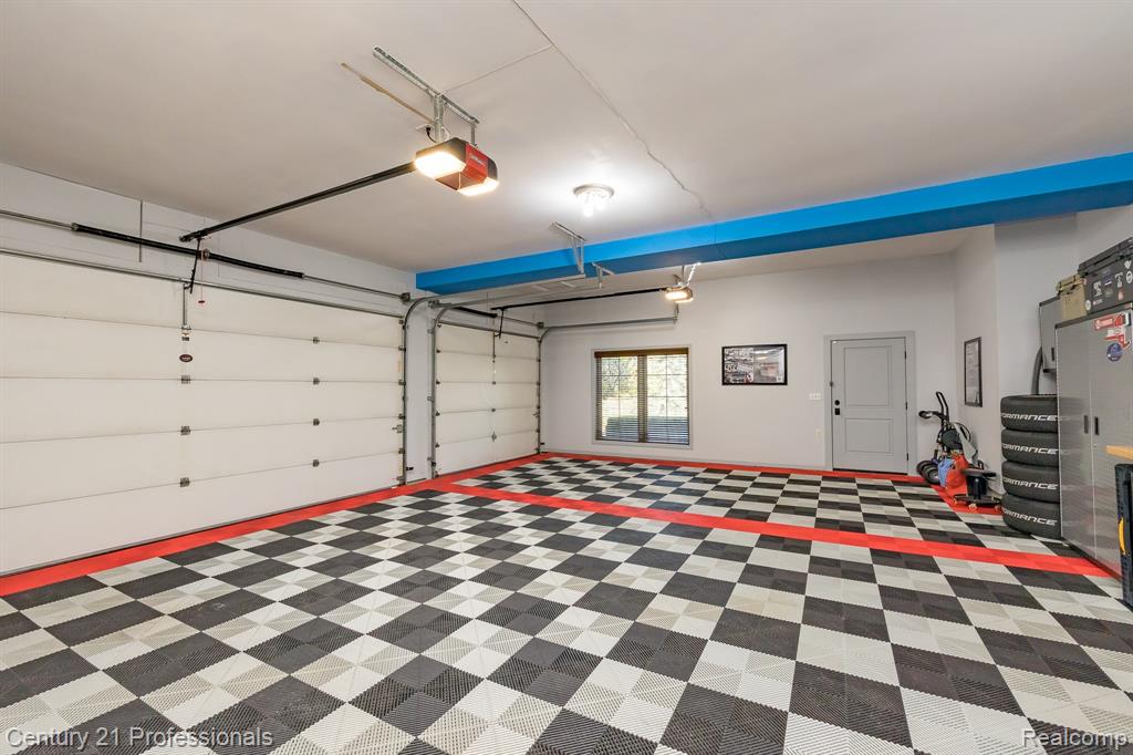 8242 Pine Hollow Court, Grand Blanc, MI 48439 — Photo 55
