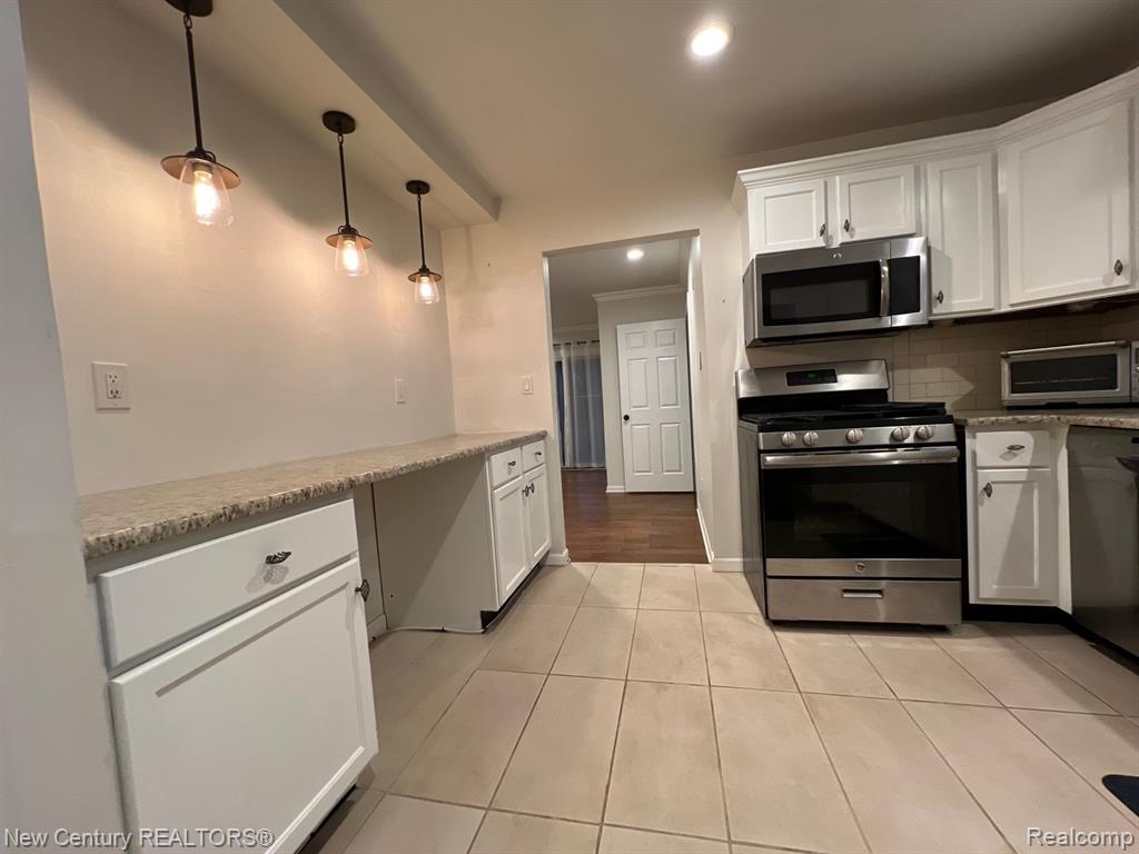 4327 Hampton Blvd, Royal Oak, MI 48073 — Photo 6