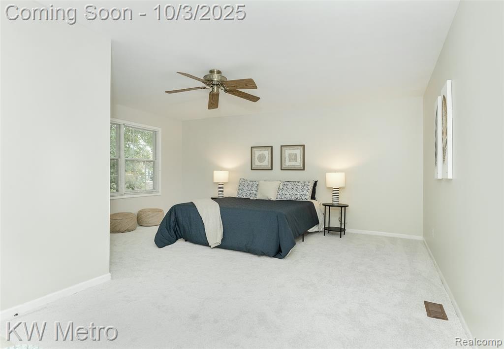 435 Thornridge Court, Rochester Hills, MI 48307 — Photo 24