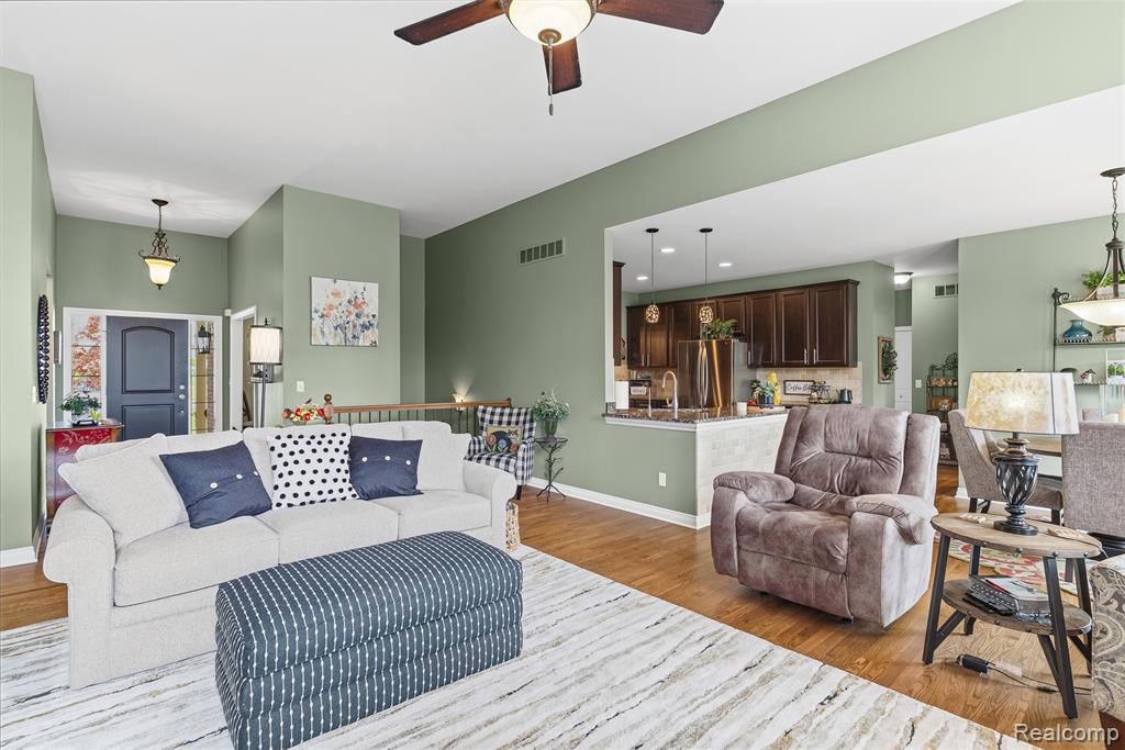 660 Willow Lake Court, Oxford, MI 48371 — Photo 18