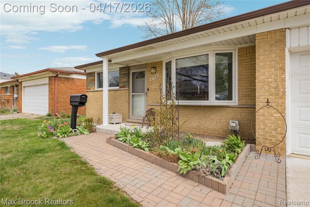 27916 Walker Avenue, Warren, MI 48092 — Photo 31