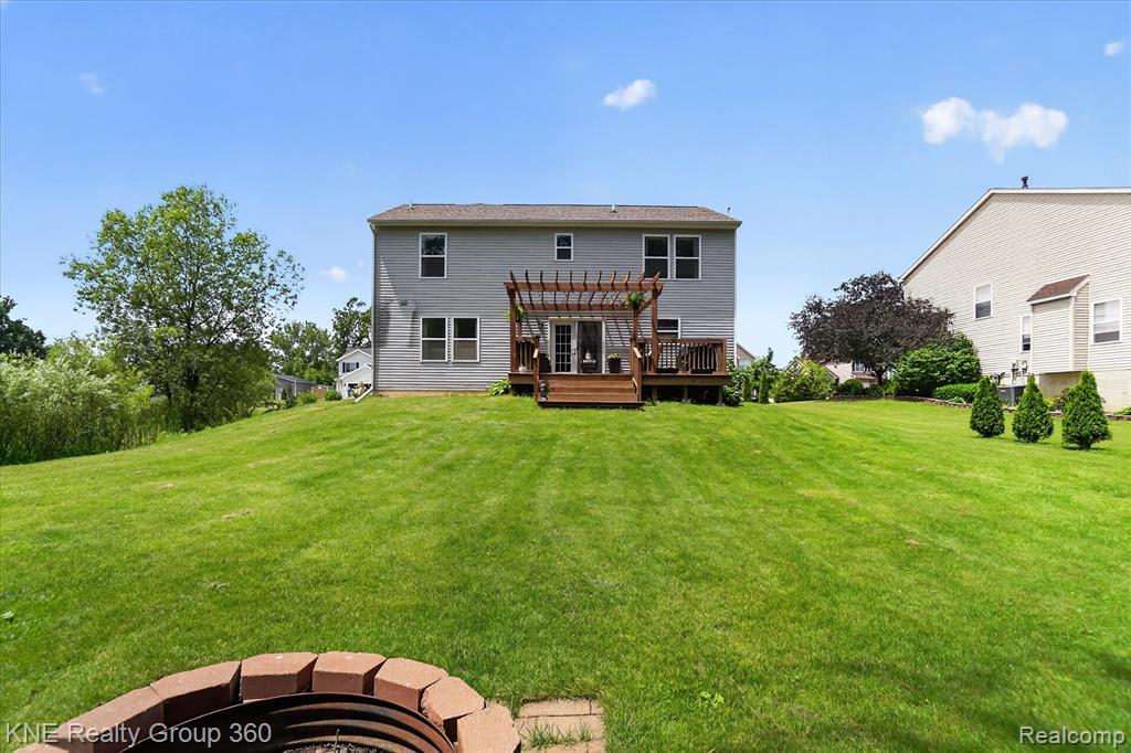 7067 Glenmeadow Court, Grand Blanc, MI 48439 — Photo 44
