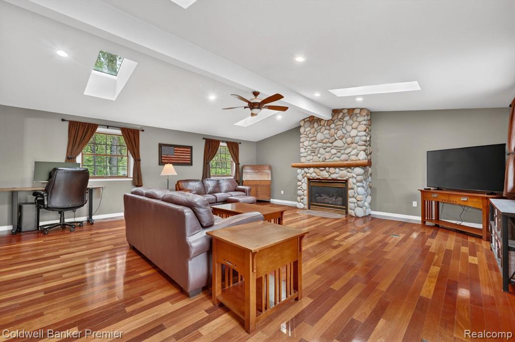 425 Arbor Pine Drive, Ortonville, MI 48462 — Photo 3