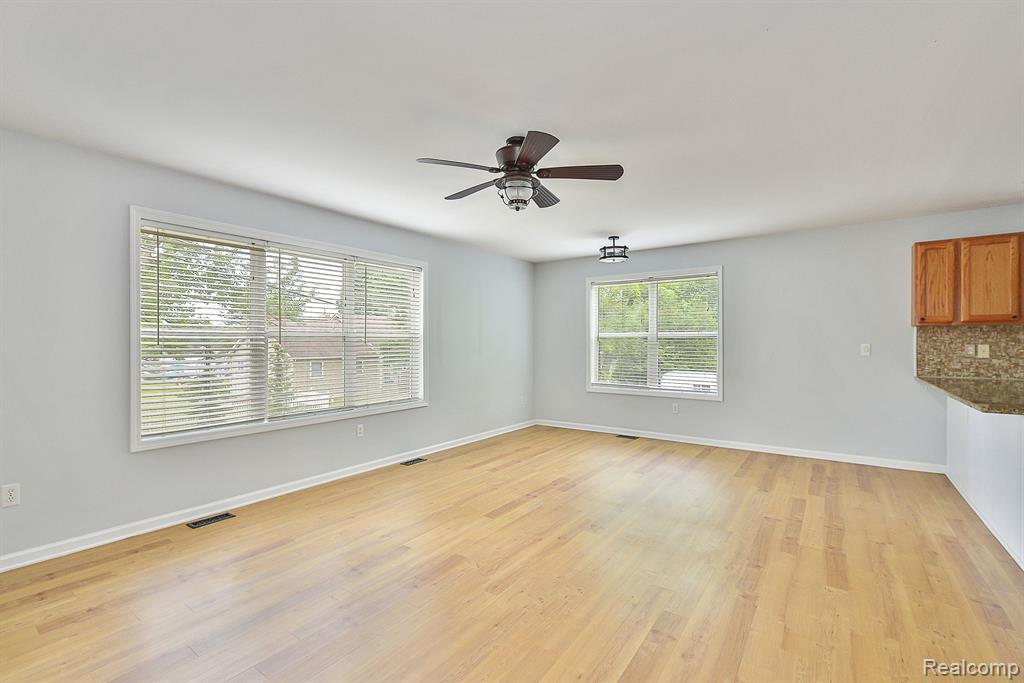 7860 LAKESHORE Road, Whitmore Lake, MI 48189 — Photo 18