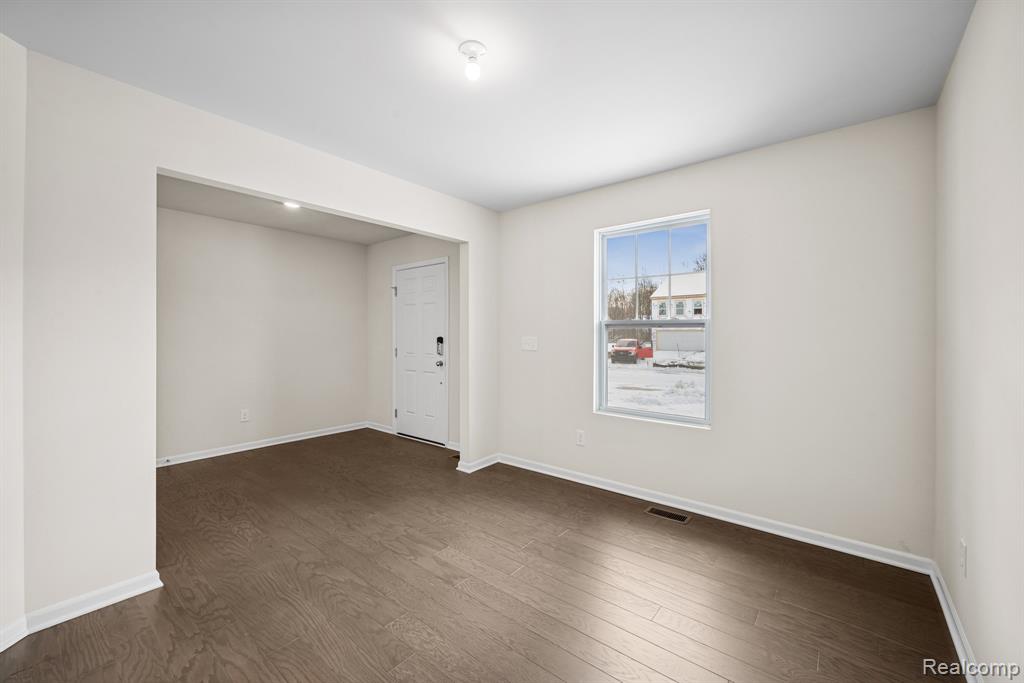 4233 Cedar Lane, Grand Blanc, MI 48439 — Photo 11