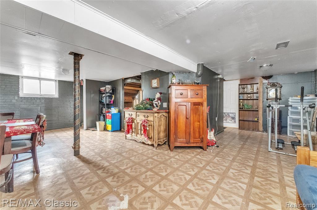 574 W Greendale, Detroit, MI 48203 — Photo 15