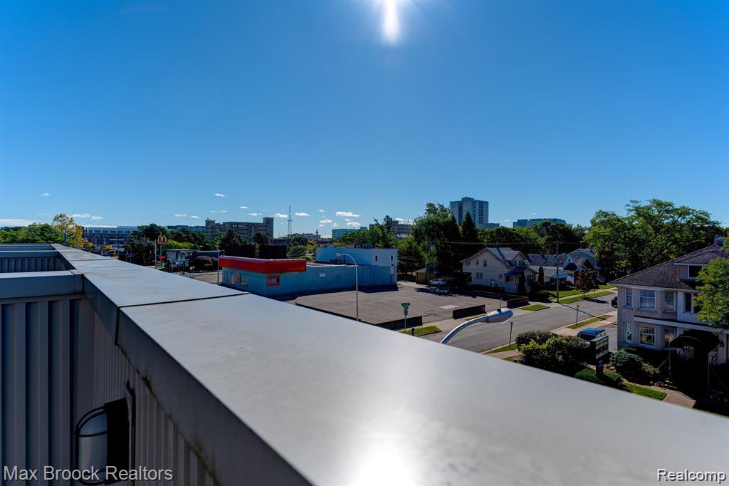 638 W 11 Mile Road, Royal Oak, MI 48067 — Photo 24