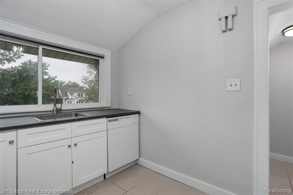 1417 Beaconsfield Avenue, Grosse Pointe Park, MI 48230 — Photo 8