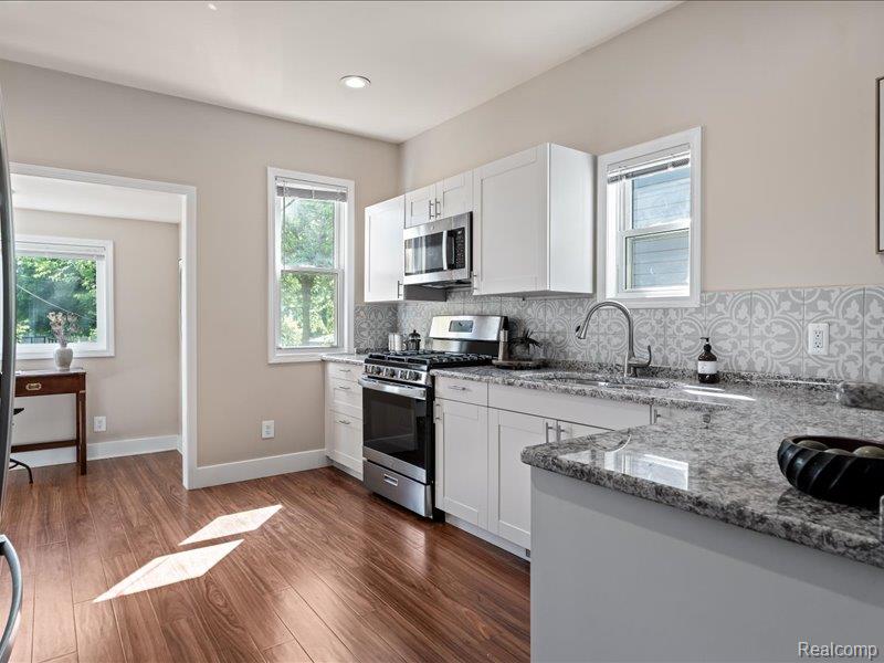 4498 Fischer Street, Detroit, MI 48214 — Photo 10