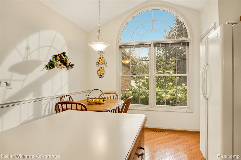 39542 VILLAGE RUN Drive, Northville, MI 48168 — Photo 11
