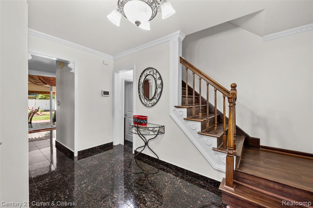 741 Berwyn Street, Dearborn Heights, MI 48127 — Photo 9