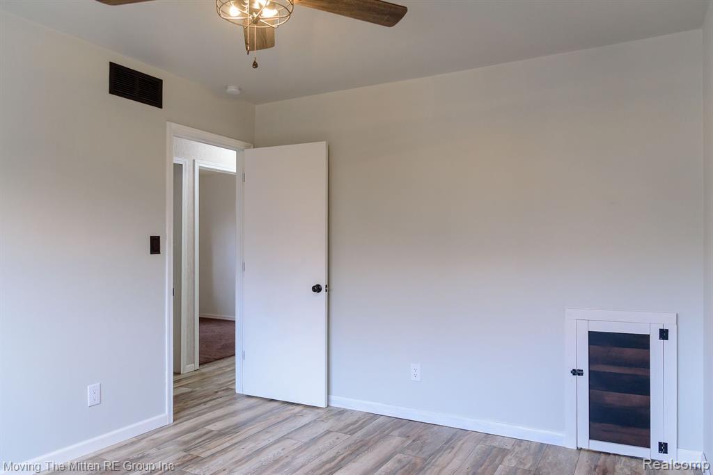6061 N DOWLING Street, Westland, MI — Photo 12