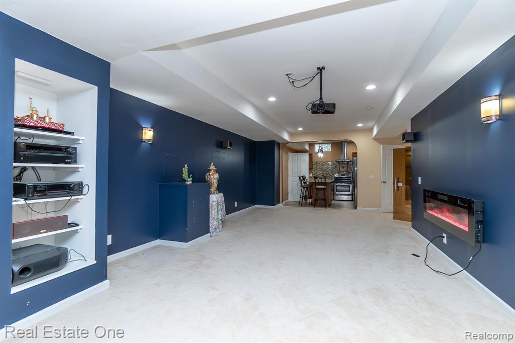 18090 Peninsula Way, Northville, MI 48168 — Photo 78