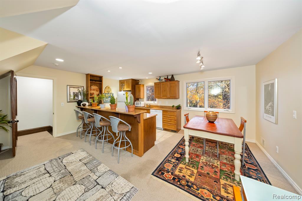 4326 COMMERCE Road, Orchard Lake Village, MI 48324 — Photo 52
