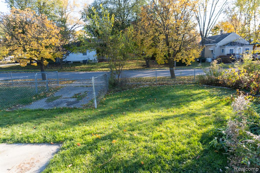 4418 Brunswick Avenue, Flint, MI 48507 — Photo 16