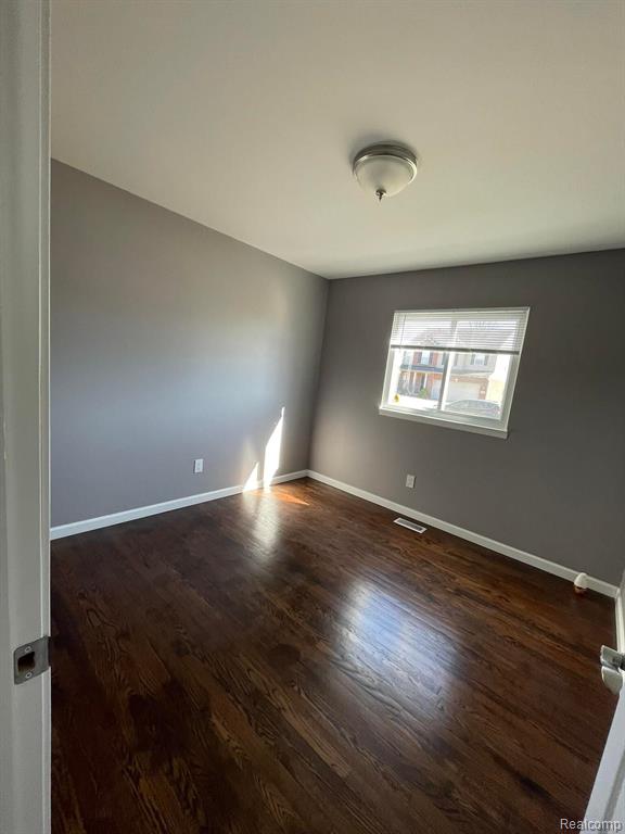 5775 N DOWLING Street, Westland, MI — Photo 9