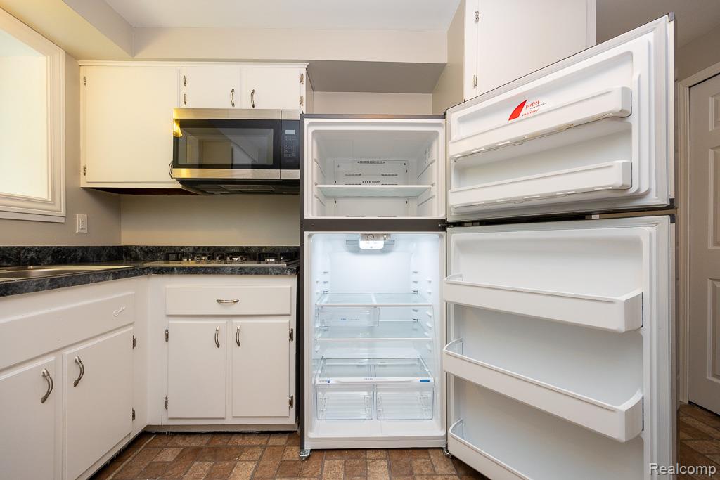 8040 Alton Street, Canton, MI 48187 — Photo 11