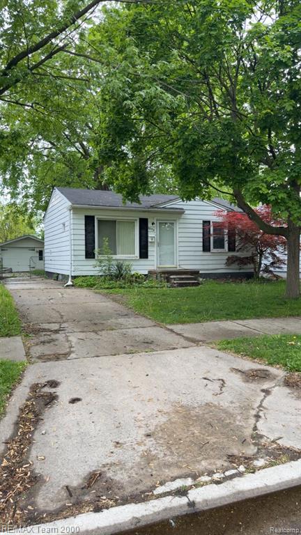 8094 Oak Street, Taylor, MI 48180 — front exterior