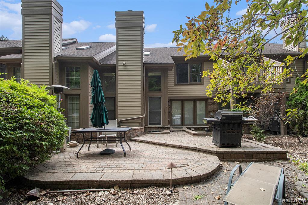 5204 Royal Vale Lane, Dearborn, MI 48126 — Photo 24