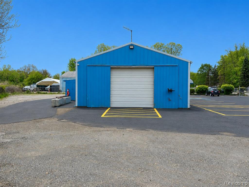20401 Gudith Road, Brownstown, MI 48183 — Photo 5