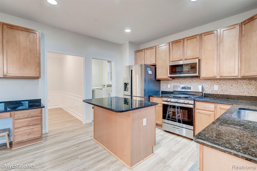 45101 BARTLETT Drive, Novi, MI — Photo 17