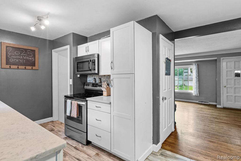 5481 Hanley, Waterford, MI 48327 — Photo 9