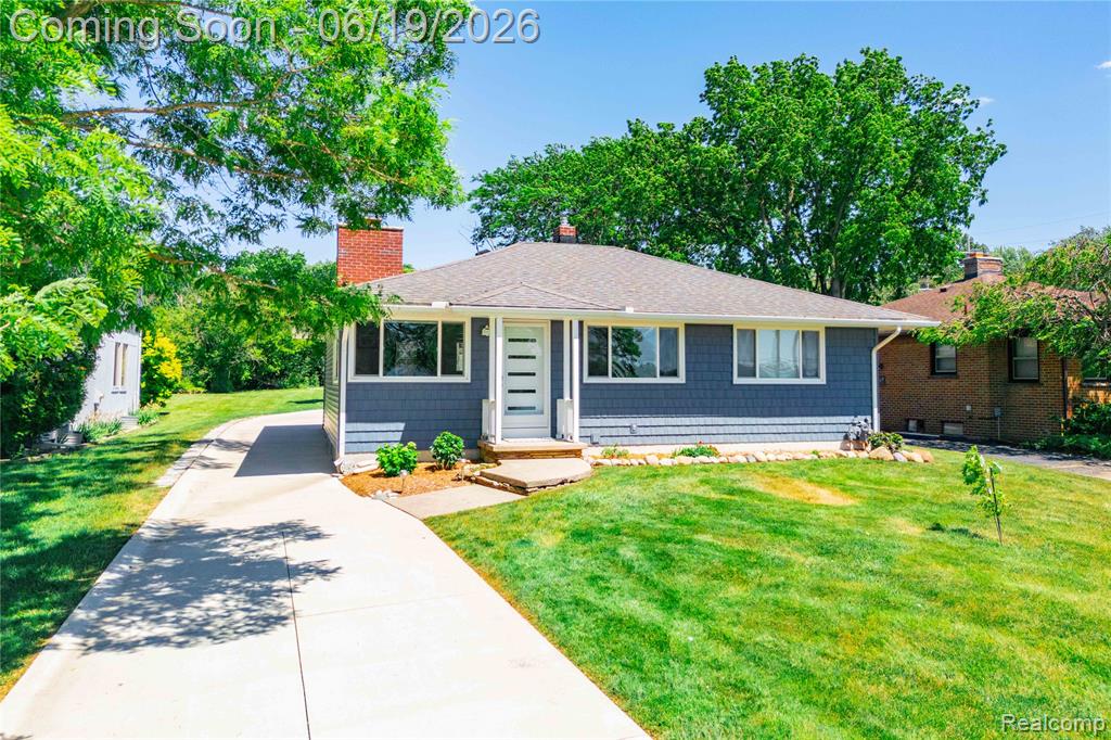 25815 West River Road, Grosse Ile, MI 48138