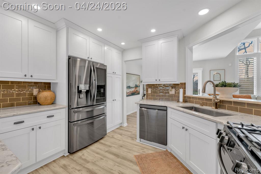 9859 Hawthorne Glen Drive, Grosse Ile, MI 48138 — Photo 9