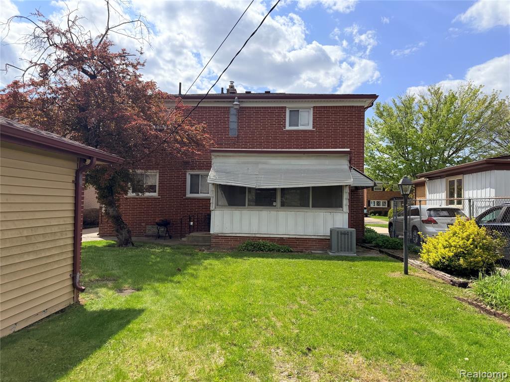 24660 Manistee Street, Oak Park, MI 48237 — Photo 4