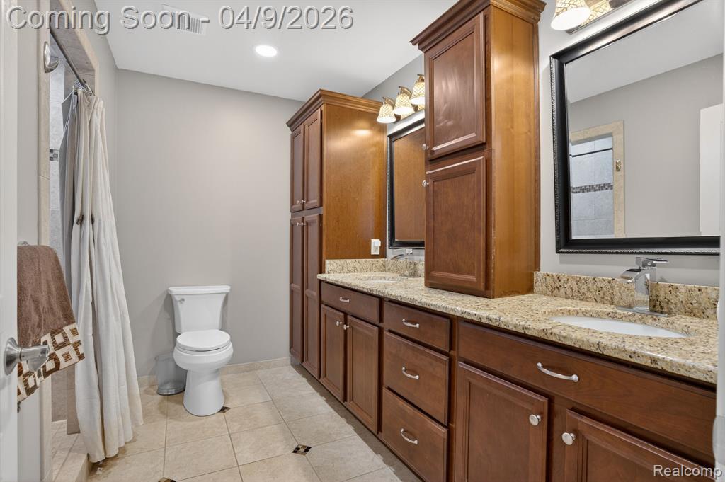 341 Ridgewood Road, Rochester, MI 48306 — Photo 33