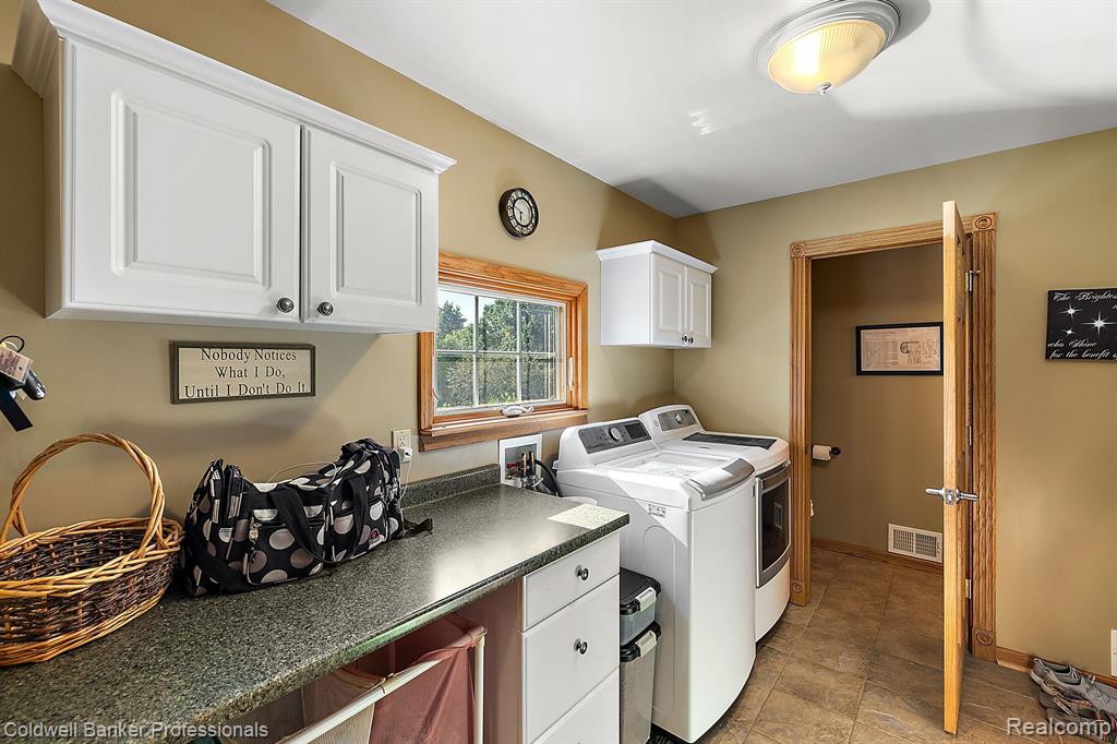 6099 SIMMONS Trail, North Branch, MI 48461 — Photo 16