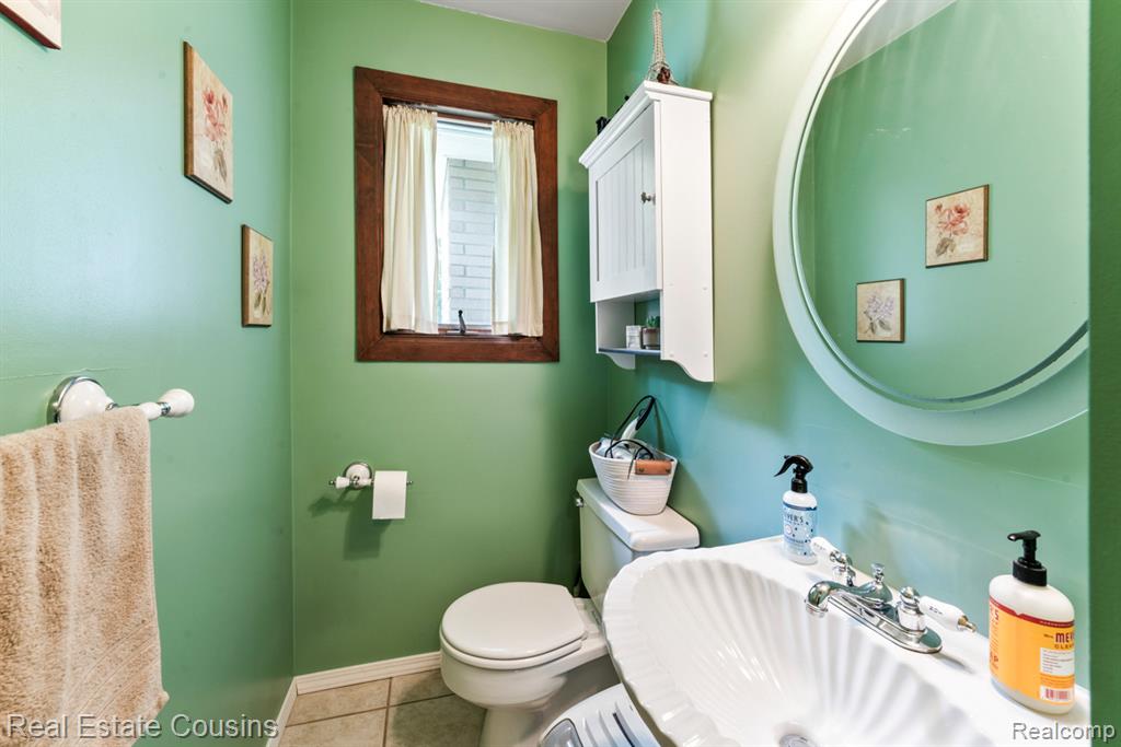 8419 Belle Bluff Drive, Grand Blanc, MI 48439 — Photo 19