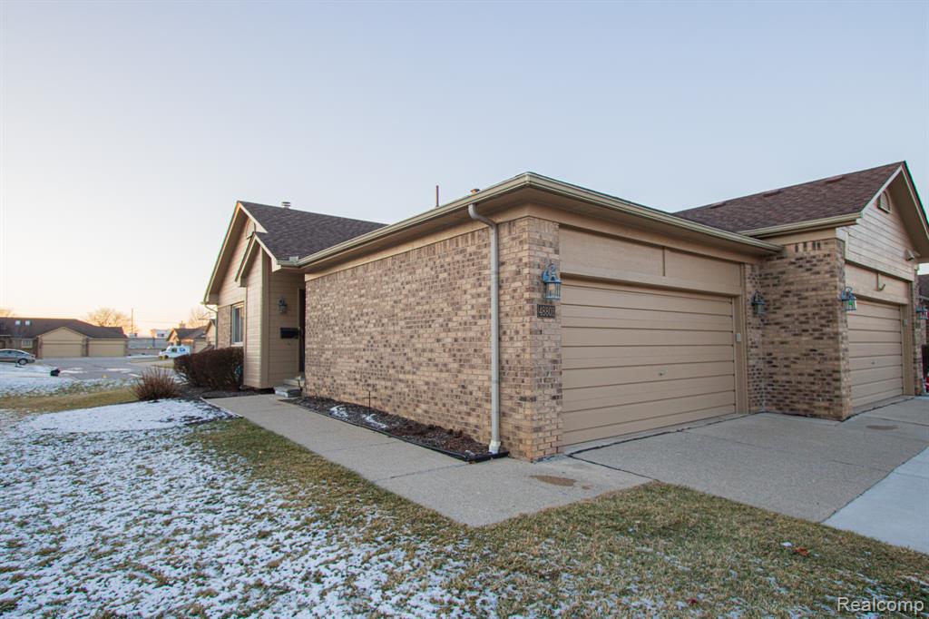 48801 Windmill Circle E, Macomb, MI 48044 — Photo 2