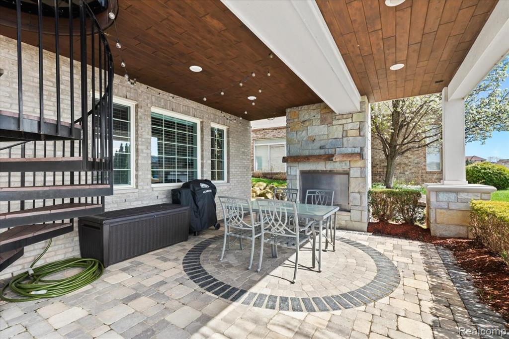 8403 BOULDER SHORES Drive, South Lyon, MI 48178 — Photo 33
