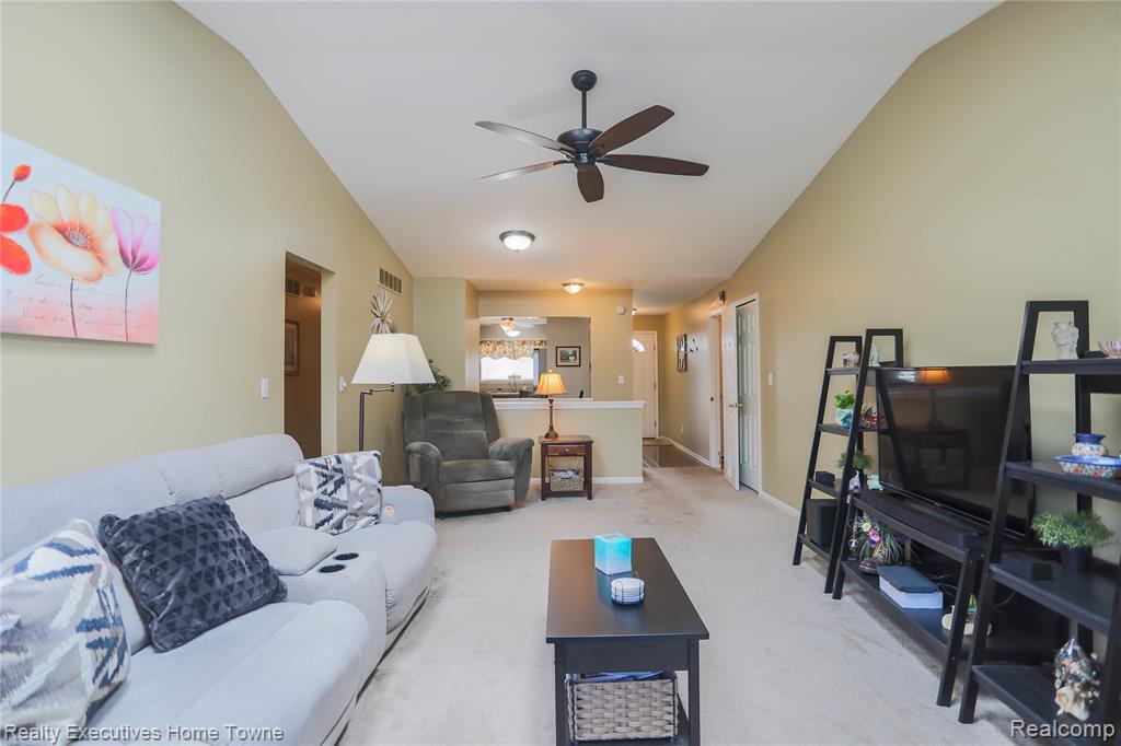 53293 Butternut Street, Chesterfield, MI — Photo 10