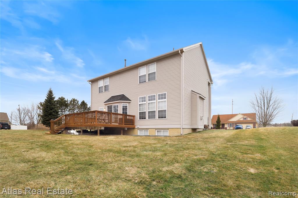 4028 Grand Oaks Court, Burton, MI 48519 — Photo 46