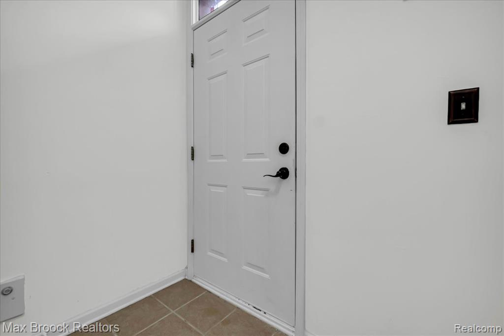 41 N Squirrel Road, Auburn Hills, MI 48326 — Photo 4